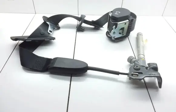 Renault Megane III Front seatbelt 878160011R B507743