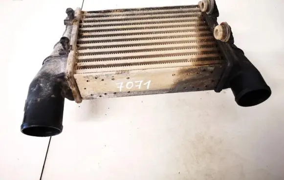Volkswagen PASSAT B5 Intercooler radiator 058145805a