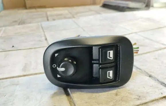 Peugeot 206 Electric window control switch