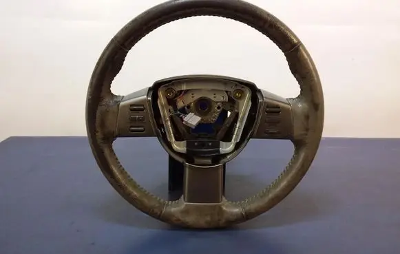 Nissan Maxima A34 Steering wheel