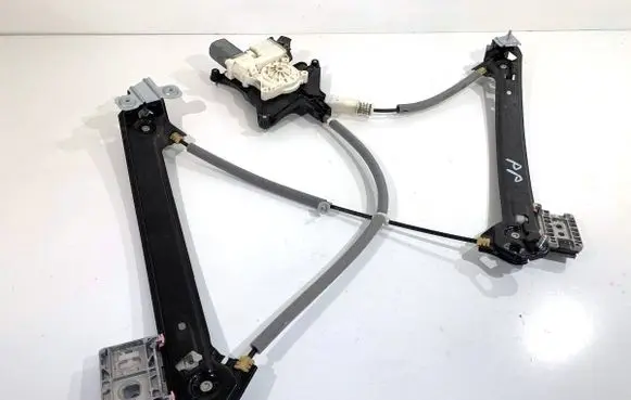 Ford Mustang VI Front door window regulator with motor