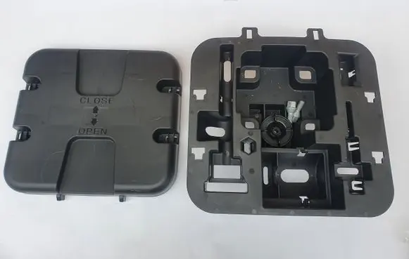 Renault Clio V Spare wheel section trim 