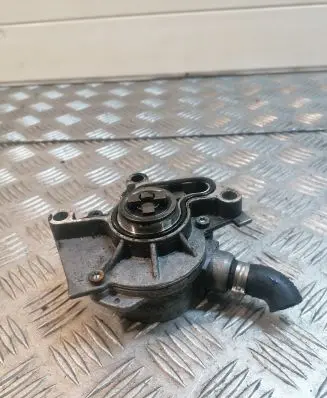 Skoda Fabia Mk1 (6Y) Vacuum pump 038145101B
