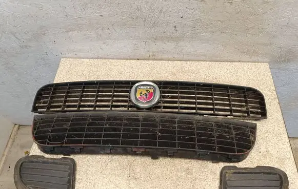 Fiat Punto (199) Front bumper lower grill 735410808 TA418