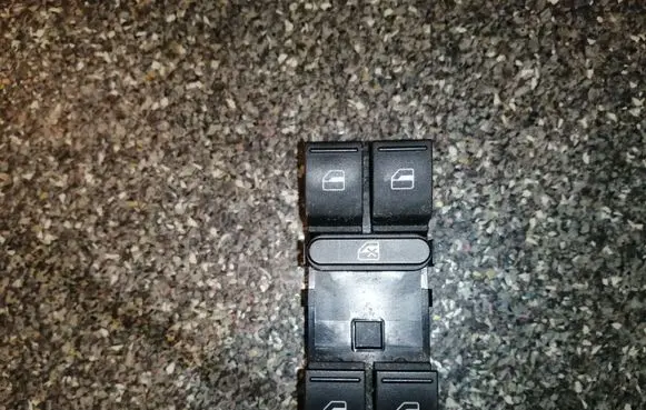 Volkswagen PASSAT B6 Electric window control switch 1K4959857A