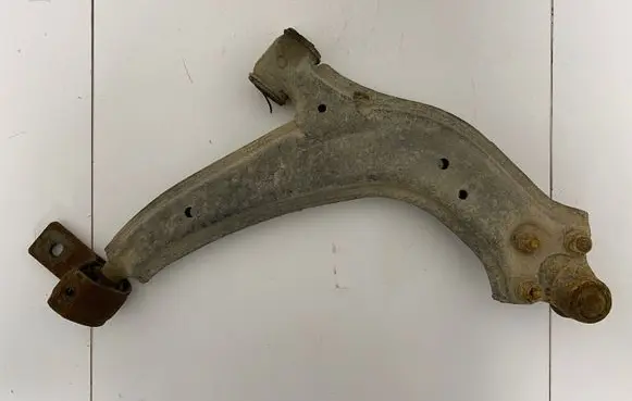 Citroen Xsara Front lower control arm/wishbone 95658882 95658884 95668510