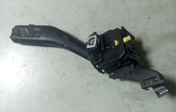 Volkswagen PASSAT B6 Indicator stalk 1K0953513G
