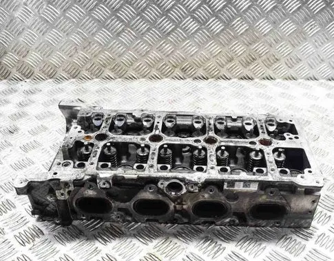 Mercedes-Benz E W213 Engine head A6540108701