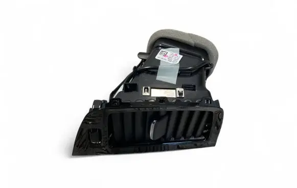 Volvo XC90 Dash center air vent grill 31651282