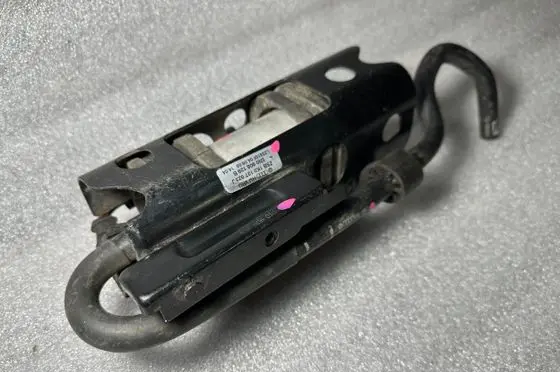 Audi A3 S3 8P Fuel injection high pressure pump 5N0906129B 1K0127023J 1K0906355
