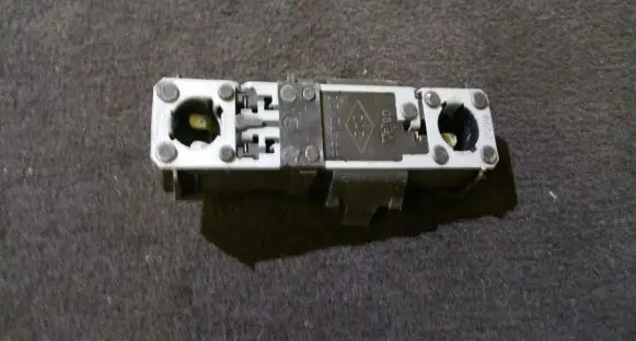 Renault Laguna I Tail light bulb cover holder