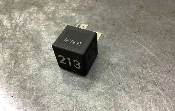 Audi A6 S6 C5 4B Other relay 443951253J 899511000
