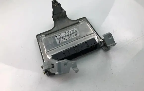 Toyota Yaris Engine control unit/module ECU 896610D012 0261206882