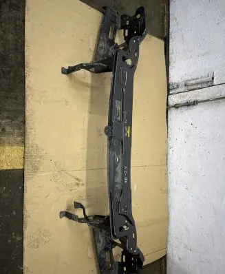 Volvo XC90 Radiator support slam panel bracket 