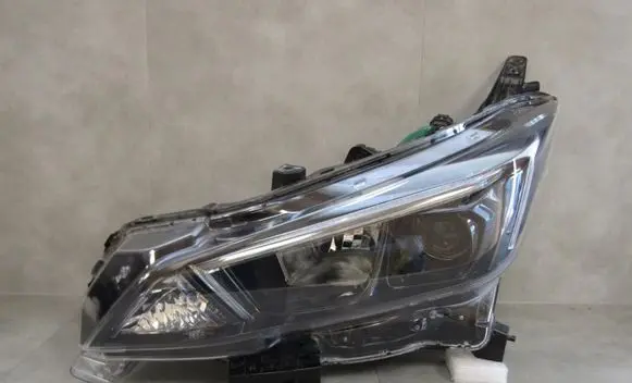 Nissan Leaf II (ZE1) Headlight/headlamp 260605SH0A