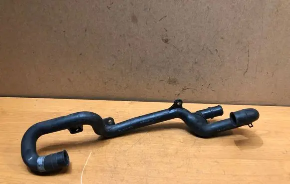 Subaru Impreza II Engine coolant pipe/hose