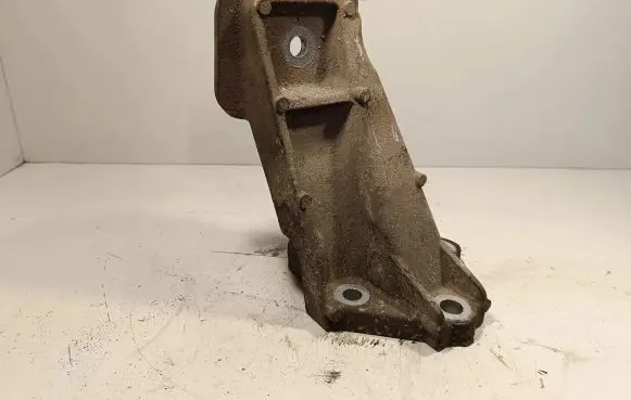 Land Rover Range Rover Sport L320 Engine mounting bracket AH226061BA