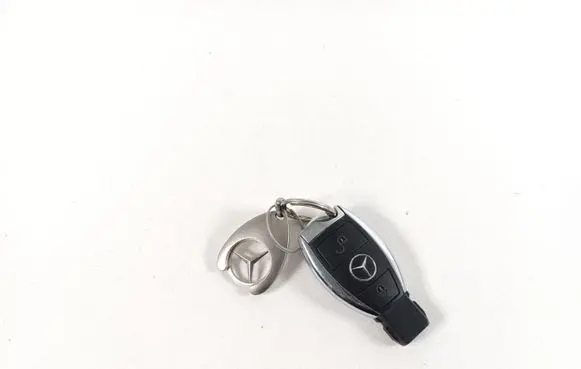 Mercedes-Benz GLK (X204) Ignition key/card 