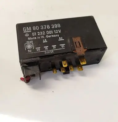 Opel Frontera A Glow plug pre-heat relay 90376399