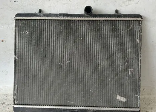 Citroen C4 II Coolant radiator 9674089680