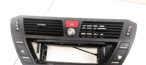 Citroen C4 Grand Picasso Dash center air vent grill 303845 303846