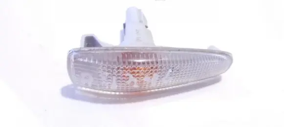 Mitsubishi Outlander Front fender indicator light