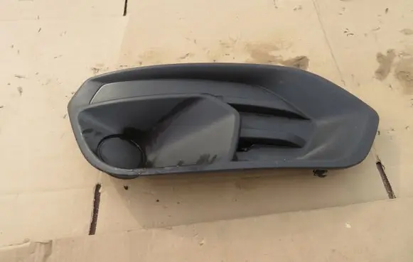 Iveco Daily 6th gen Front bumper lower grill 105802356345
