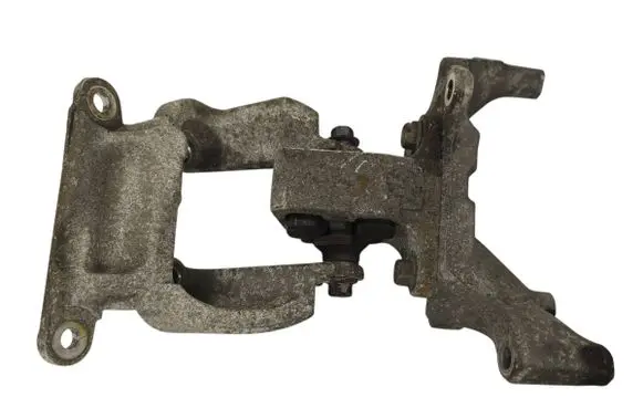 Subaru Outback (BS) Engine mount bracket 
