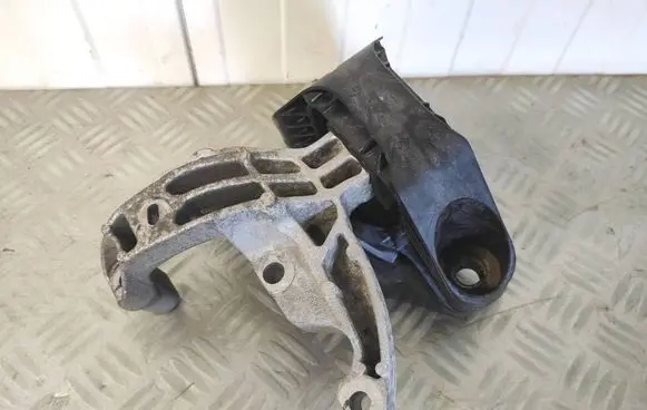 Renault Express Engine mounting bracket 112322186R