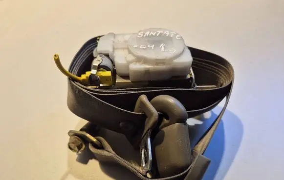 Hyundai Santa Fe Front seatbelt 045259