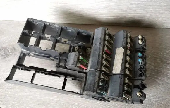 Mercedes-Benz S W126 Fuse module 1265405206