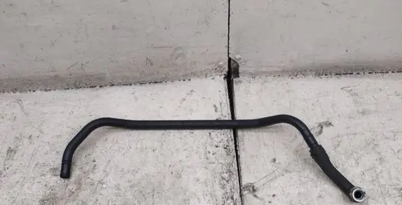 Mercedes-Benz E W211 Engine coolant pipe/hose