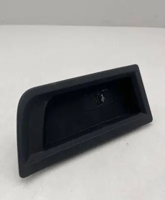 BMW 1 F20 F21 USB socket connector 9230248 9207358