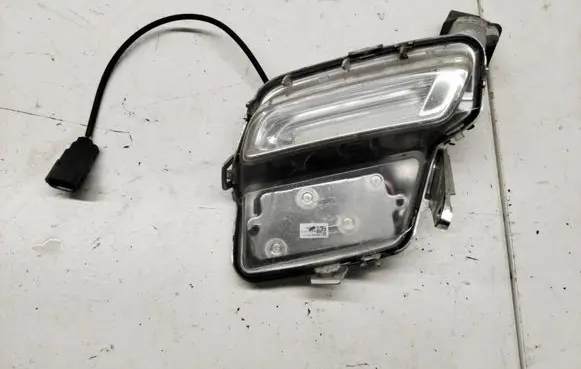 Volvo XC60 Front fog light 89209161 31353288 130083