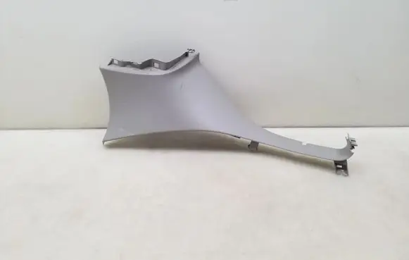 (D)pillar trim (top)