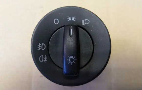 Skoda Octavia Mk2 (1Z) Light switch 1Z0941431C