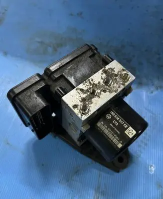 Volkswagen Golf VI ABS Pump 1K0907379AT