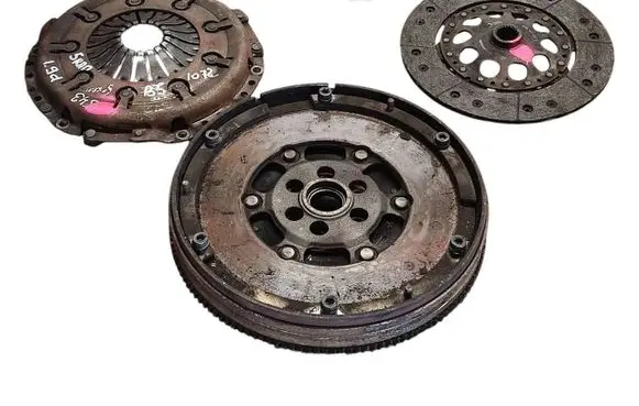 Volkswagen PASSAT B5 Clutch set kit 06B141031P