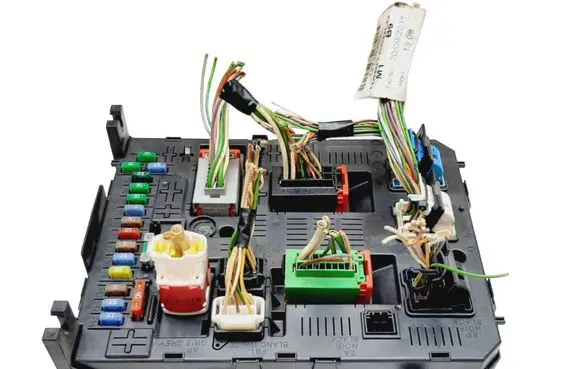 Peugeot Partner Comfort/convenience module 281197595