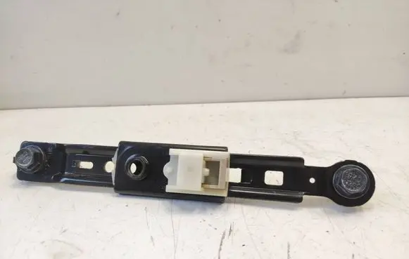Hyundai i40 Seat belt adjustment rail 111218BK