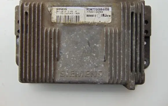 Renault Laguna I Engine control unit/module S113717115B