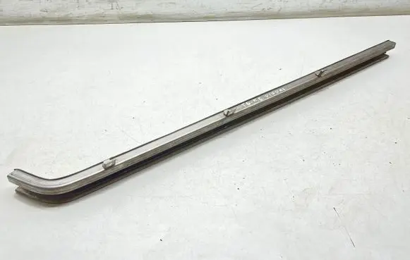Volkswagen Transporter - Caravelle T6 Sliding door bottom rail 7H3843871AA