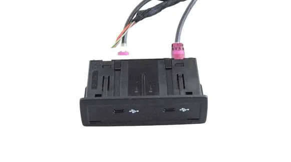 Mercedes-Benz CLA C118 X118 USB socket connector A2478204002