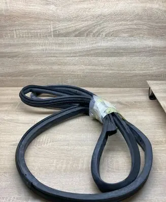 Mercedes-Benz E W211 Front door rubber seal A2117200278