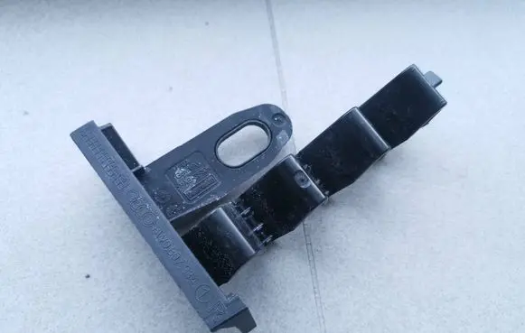 Audi A5 Front bumper mounting bracket 8W0807334