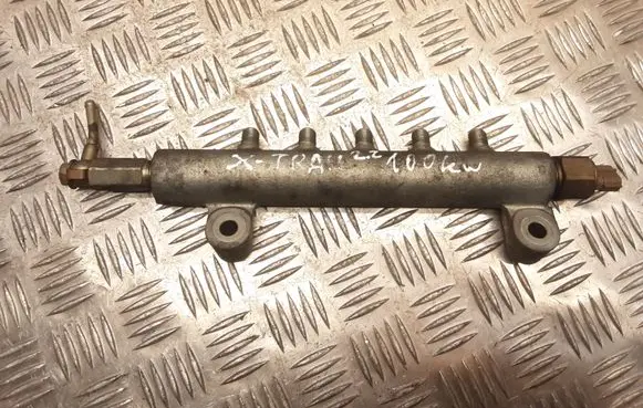 Nissan X-Trail T30 Fuel main line pipe