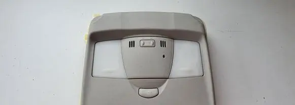 Nissan Leaf I (ZE0) Front seat light