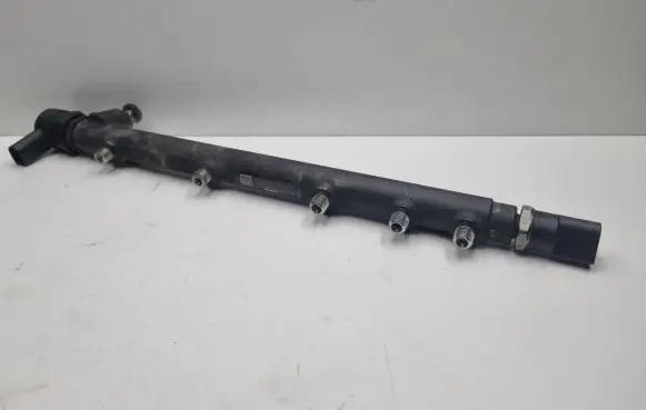 Mercedes-Benz E W211 Fuel main line pipe A6460700295 6460700295 0445214073