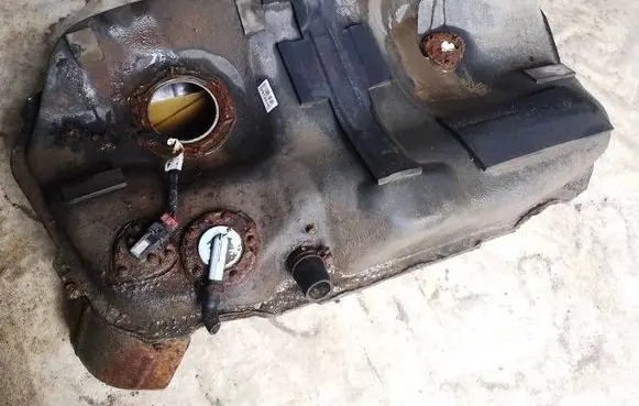 Mitsubishi Endeavor Fuel tank 