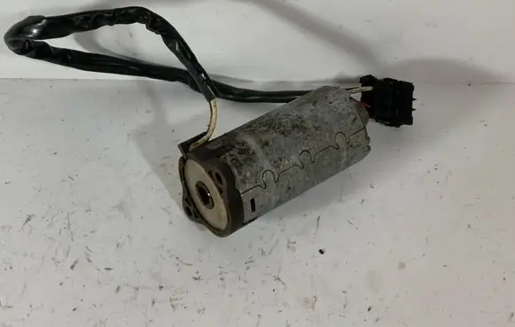 Mercedes-Benz E W210 Seat adjustment motor A2108201242